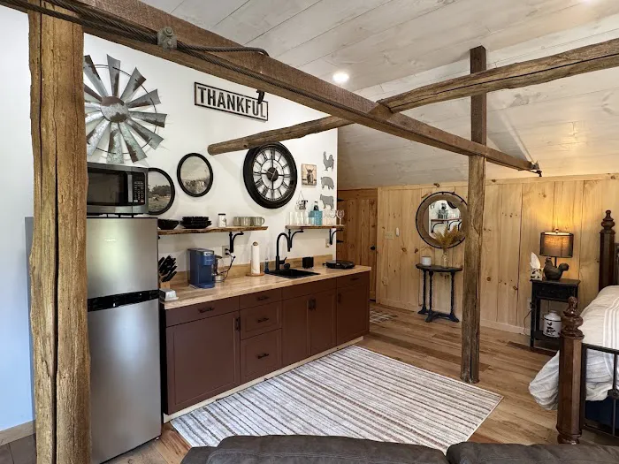 Sweet Springs Glamping Picture 1