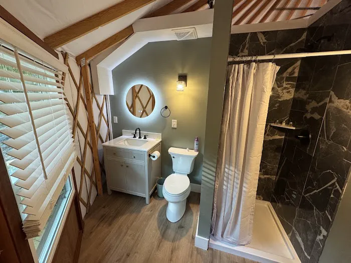 Sweet Springs Glamping Picture 6