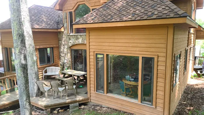 Robyn's Nest Picture 3