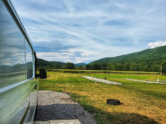 Smalltown Campsites, LLC Picture 4