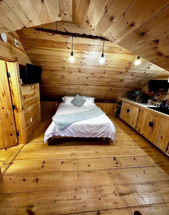 Tiny Cabins of Maine Picture 2