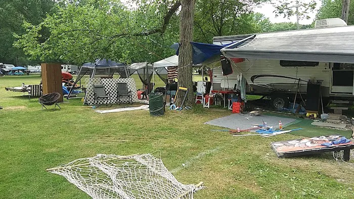 Beautiful Willow Lake Picture 8