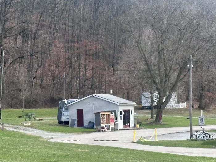 Crawford's Camping Park Picture 4