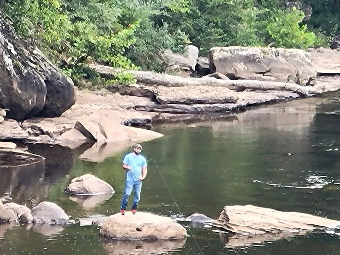 Brooklyn Heights Riverfront Campground Picture 2