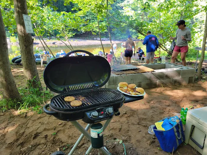 Brooklyn Heights Riverfront Campground Picture 8