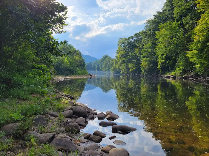 Brooklyn Heights Riverfront Campground Picture 1