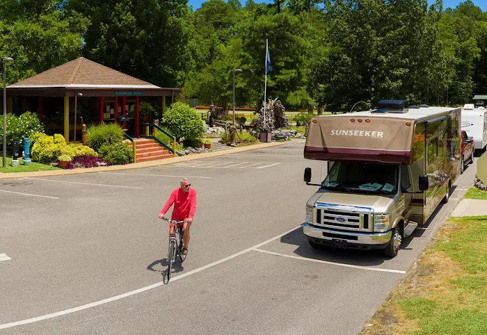 Holiday Trav-L-Park Picture 3