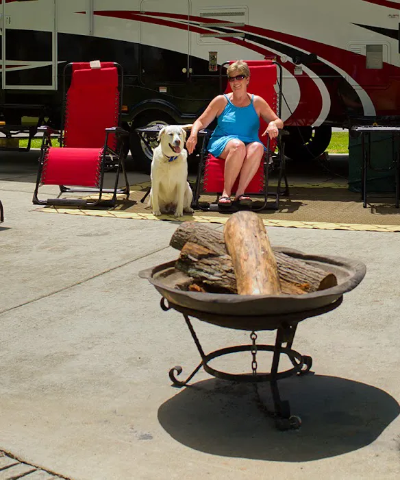 Holiday Trav-L-Park Picture 5