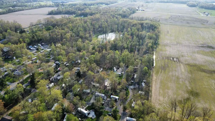 PINE LAKES CAMPGROUND Picture 7