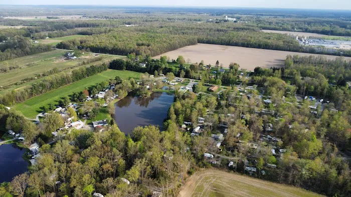 PINE LAKES CAMPGROUND Picture 5