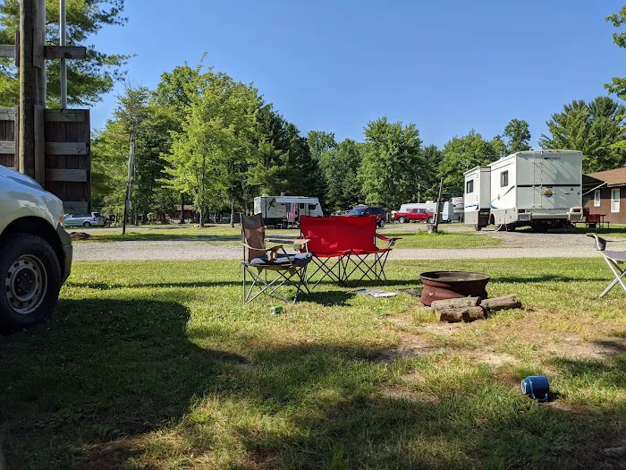 PINE LAKES CAMPGROUND Picture 2