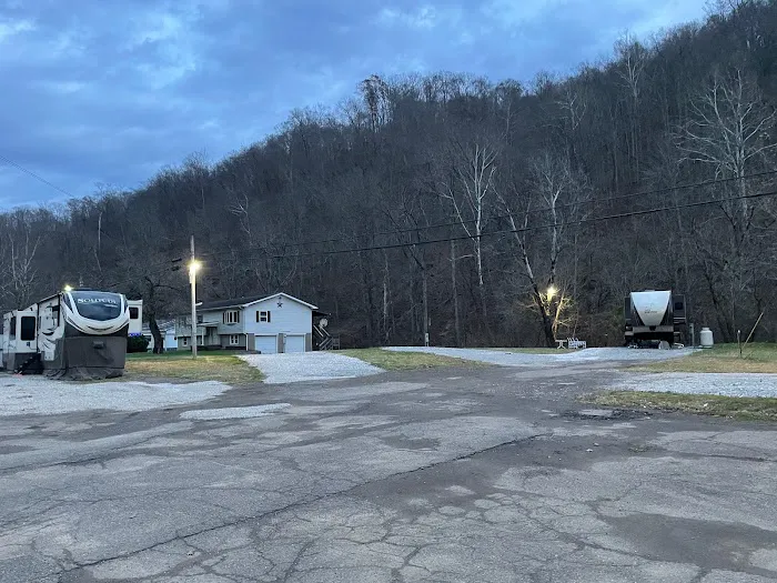 Rock Lane Realty LLC, RV Sites, Fully Furnished Monthly Rentals Picture 5