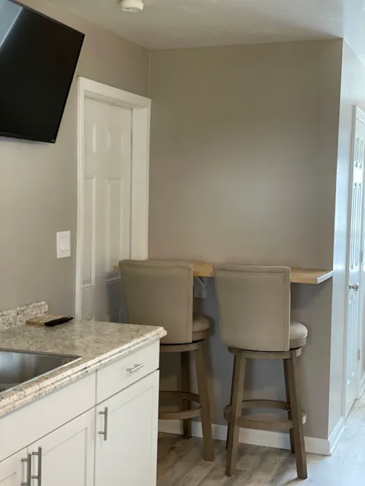 Rock Lane Realty LLC, RV Sites, Fully Furnished Monthly Rentals Picture 7