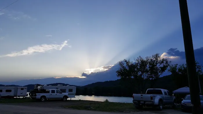 Mullett's Campground Picture 2