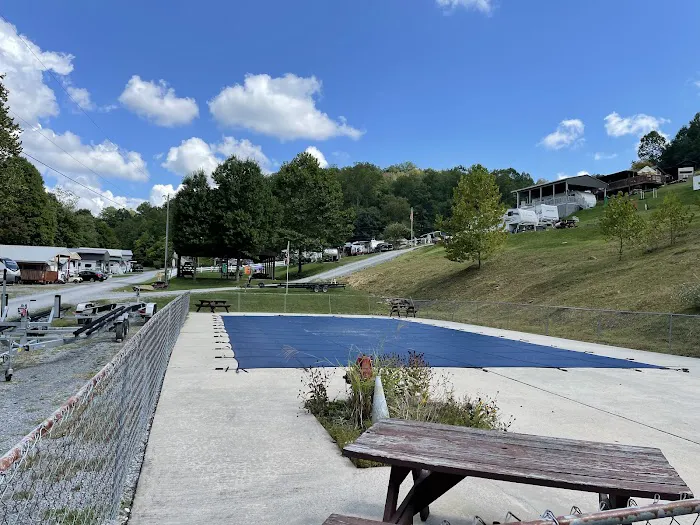 Lakeside Resort Campground Picture 8