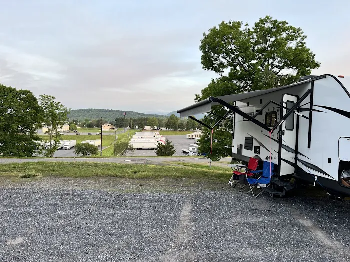 Campground At Lee Hi Travel Plaza Picture 7