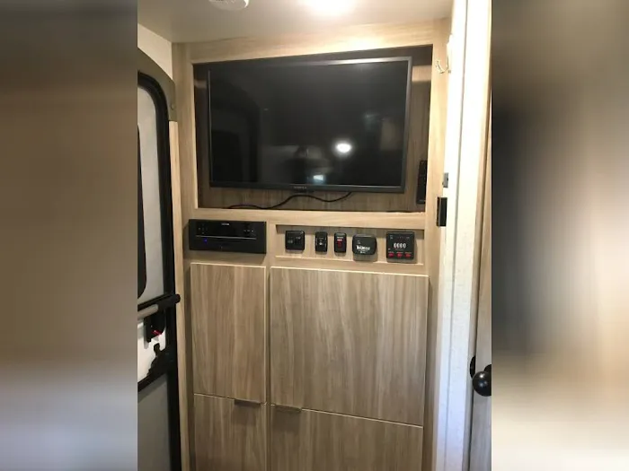 Camper Rental Picture 3