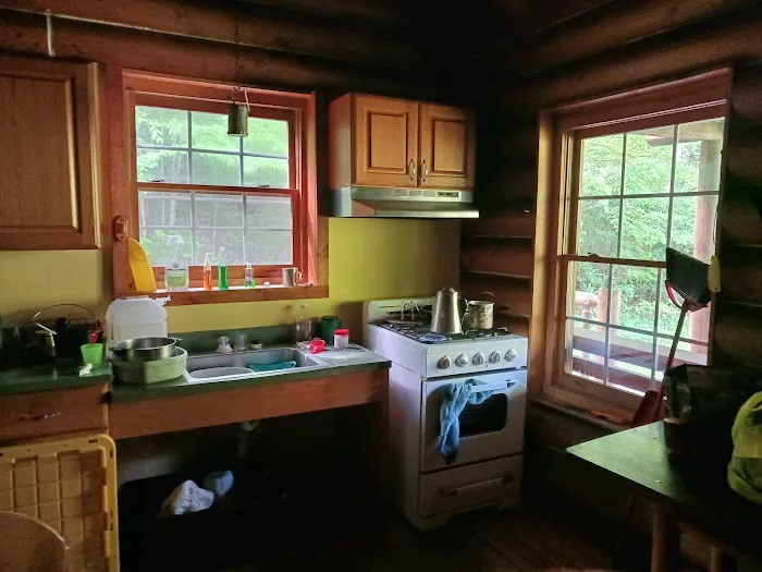 Middle Mountain Cabins Picture 2