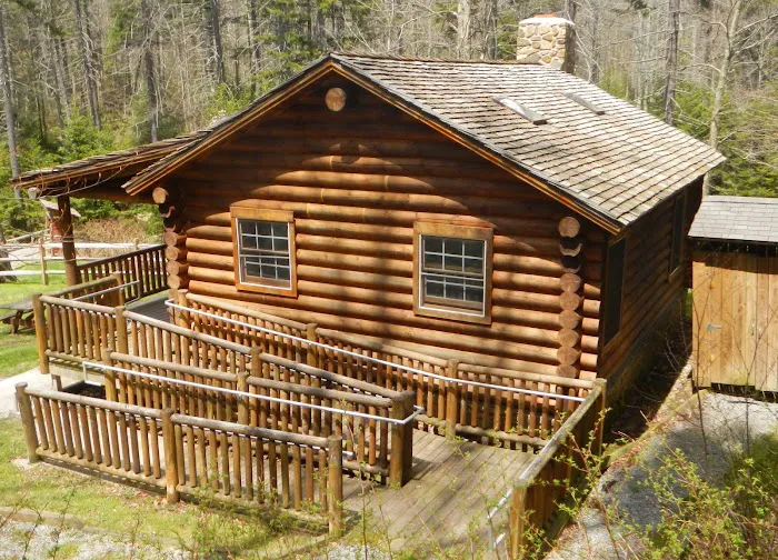 Middle Mountain Cabins Picture 1