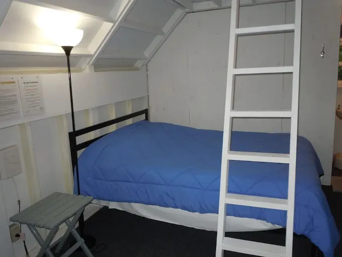 Dragonfly Lake / The Beaver Lodge / The Pine Treehouse Picture 8