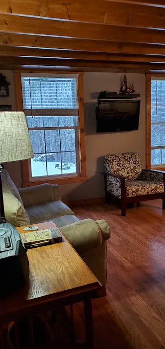 Mike's Cabins Picture 8