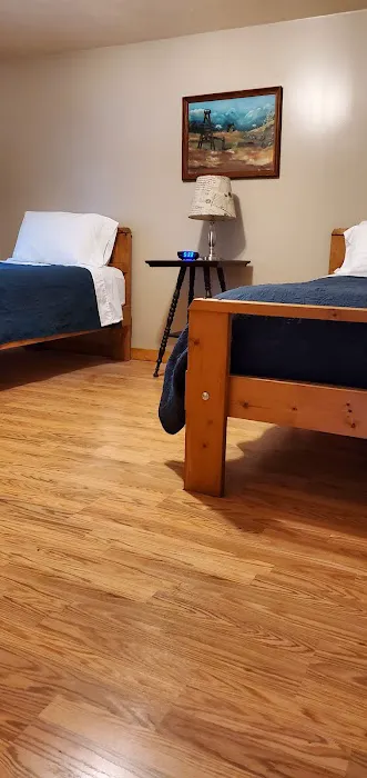 Mike's Cabins Picture 5