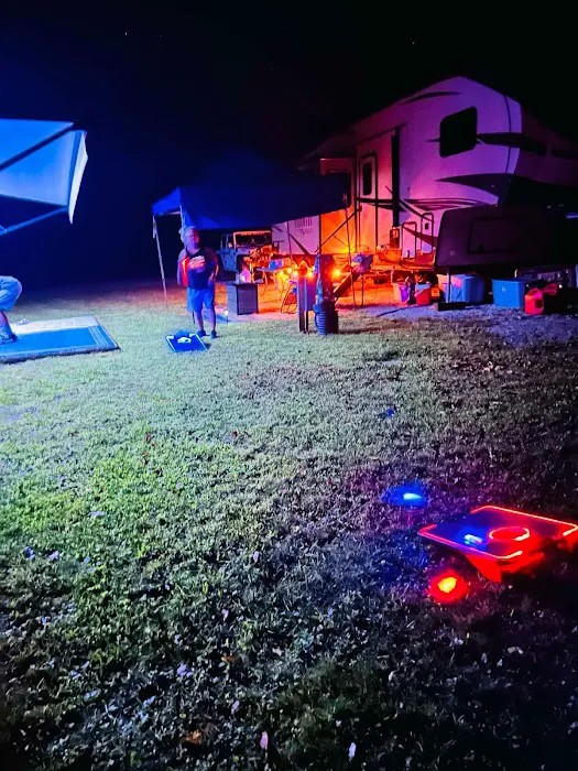 Hollybrook Farm Campground Picture 5