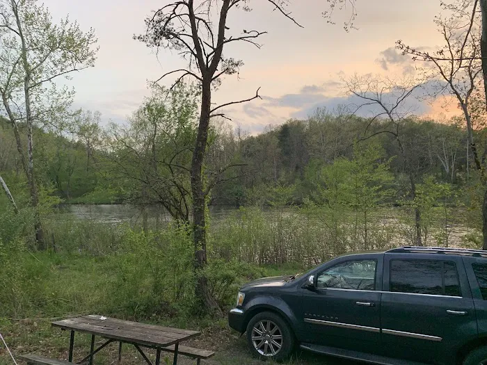 Gala River Front Campground Picture 8