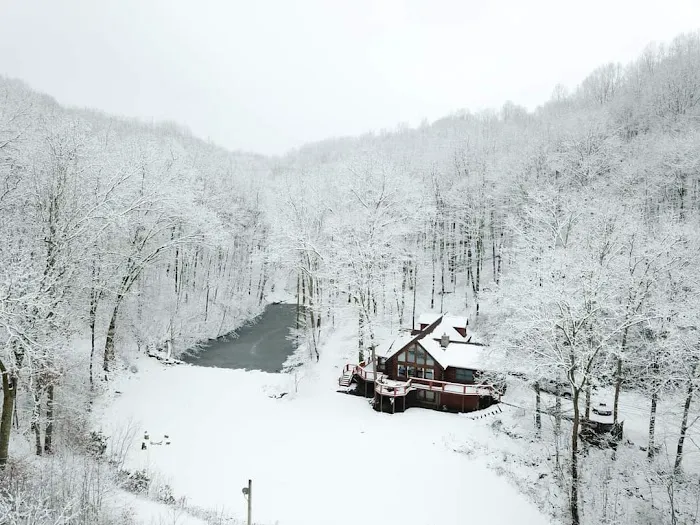 Eagle Rock Lodge Picture 3