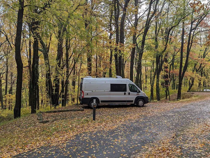 Peaks Of Otter Campground Picture 6