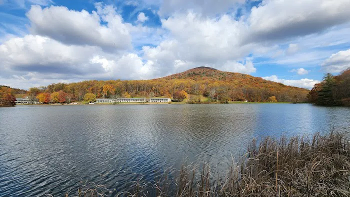 Peaks Of Otter Campground Picture 1