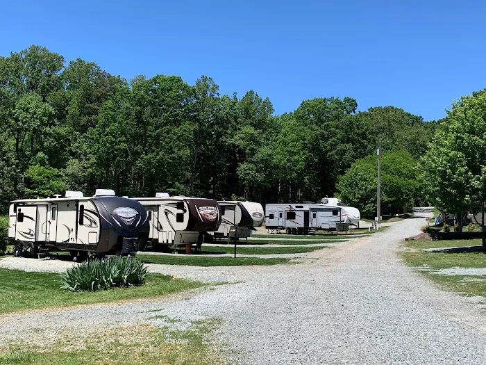 Smith Mountain Campground Picture 4