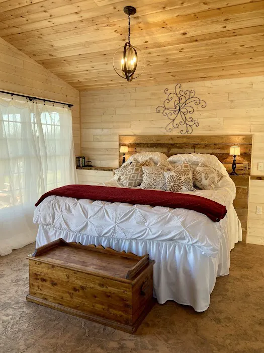 Black Water Junction Cabin Picture 6