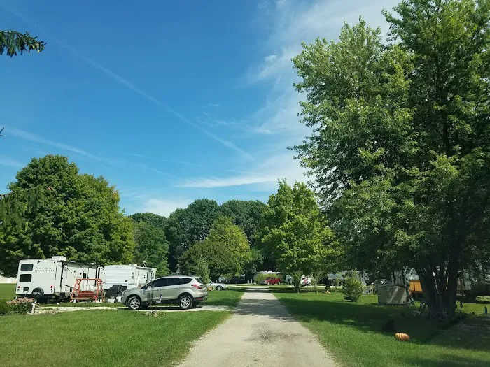 Maple Lakes Campgrounds Picture 6
