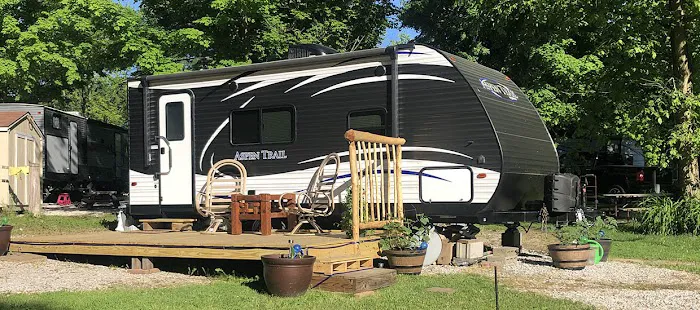 Maple Lakes Campgrounds Picture 8