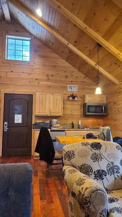 Whispering Pines Tree House Picture 6