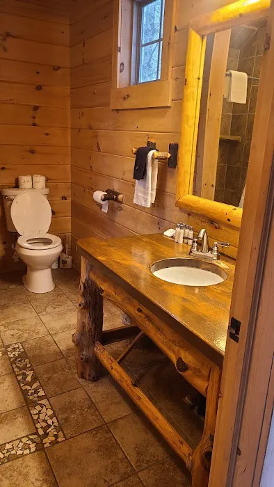 Whispering Pines Tree House Picture 2