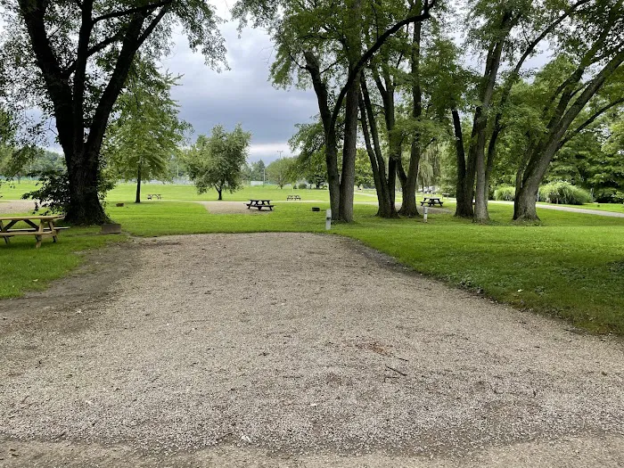 Lake Park Campground Picture 6