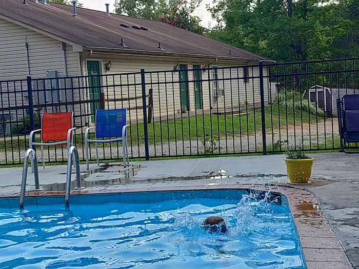 Paradise Lake and Campground Picture 4