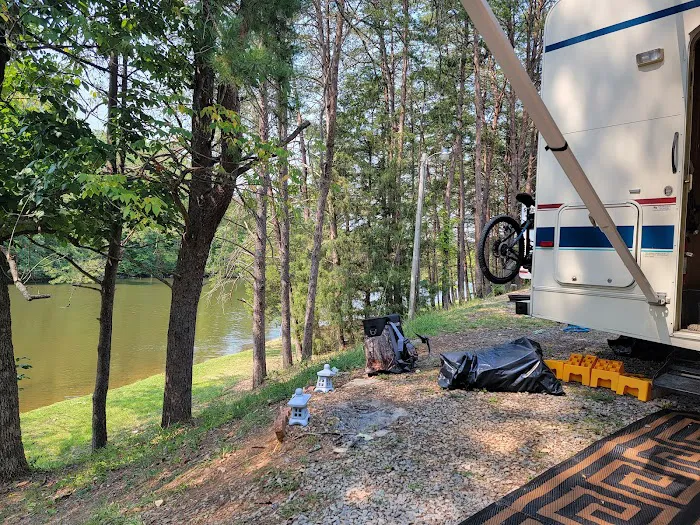 Paradise Lake and Campground Picture 3