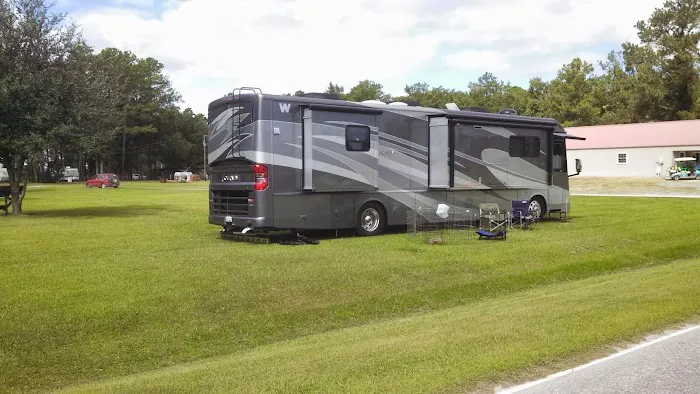 Riverside Campgrounds Picture 7