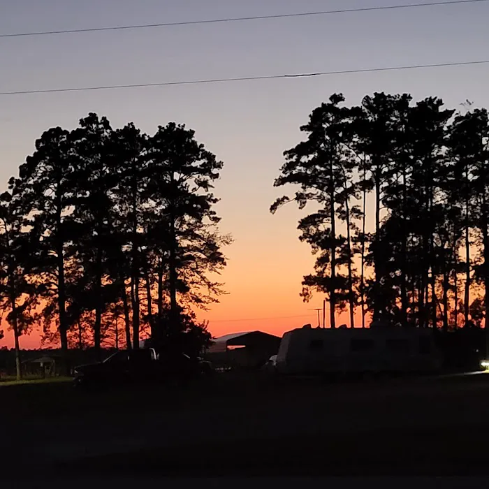 Riverside Campgrounds Picture 3