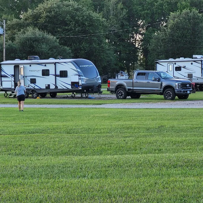 Riverside Campgrounds Picture 10