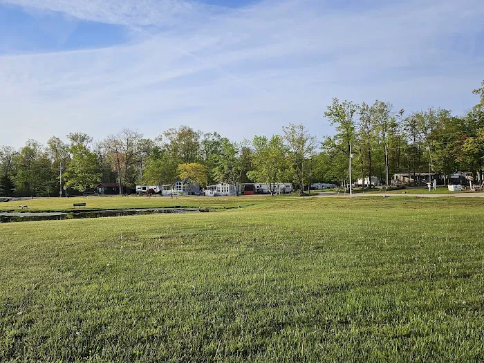 Town & Country Camp Resort Picture 8