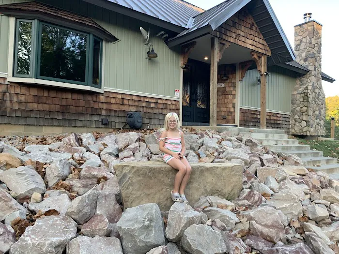 Ayla’s Retreat Picture 1