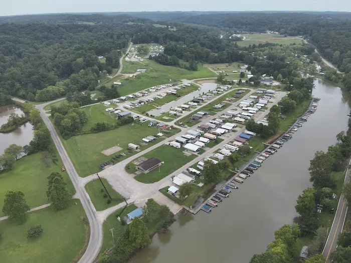 The PORT Campground & Docks Picture 5