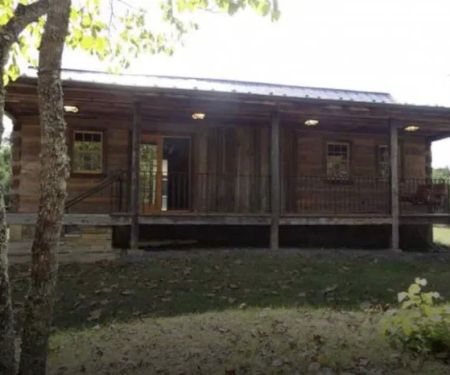 Evergreen Cabin at Second Creek