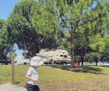 Eagle's Nest Campround