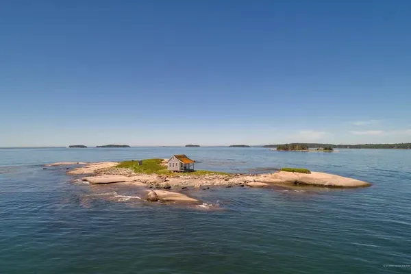 Duck Ledge Island Picture 1