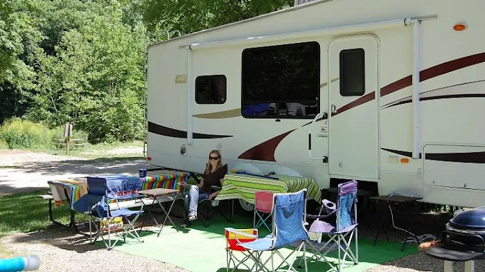 Wally World Riverside RV Resort & Camping Picture 2